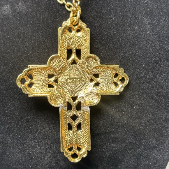 Vintage Avon Signed Cross Necklace Enamel Gold Tone Purple - Picture 4 of 8